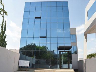 Mặt Dựng kính cường lực thi công nhanh gọn bàn giao trong ngày